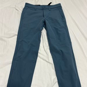 Men lululemon ABC Slim-Fit Trouser 28"L
Warpstreme Iron Blue color